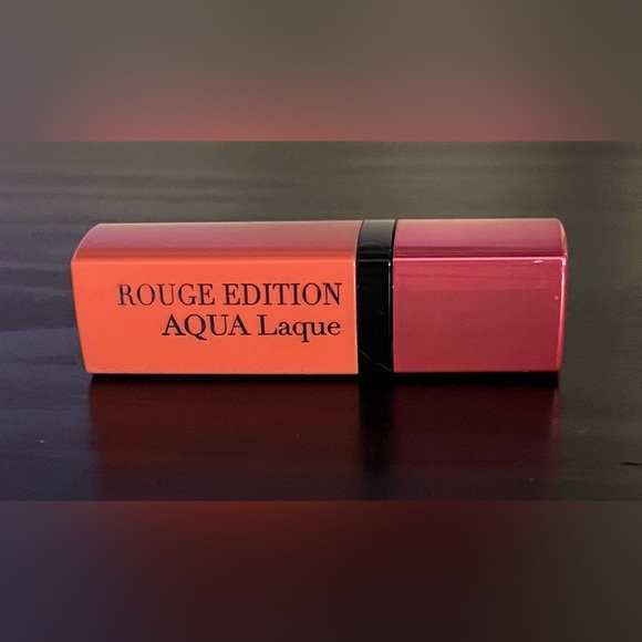 Rouge Edition Aqua Laque Lipstick - Vibrant Pink Color 08 - Picture 1 of 2